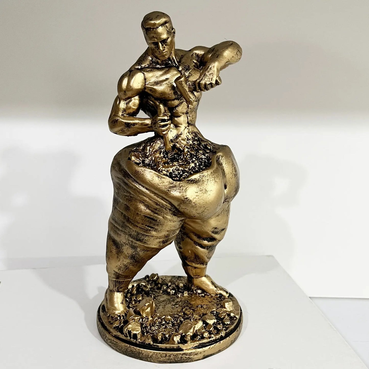 Fitness Muscle Man Statue Office Cafe Gym Tabletop Funny Home Decorative Ornament